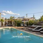 5 Elements Villa *