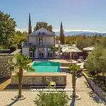 5 Elements Villa *