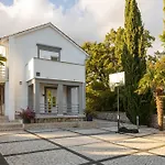 5 Elements Villa *