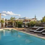 5 Elements Villa *